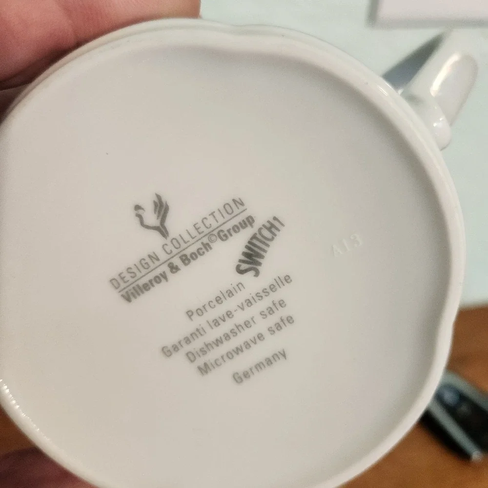 Villeroy & Boch  Switch 1 Beala Breakfast Cups Coffee Cups Set Of 2 Discontinued